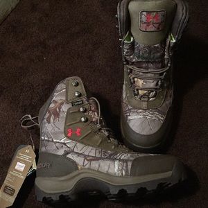 NWT Under armour Browtine insulated boots